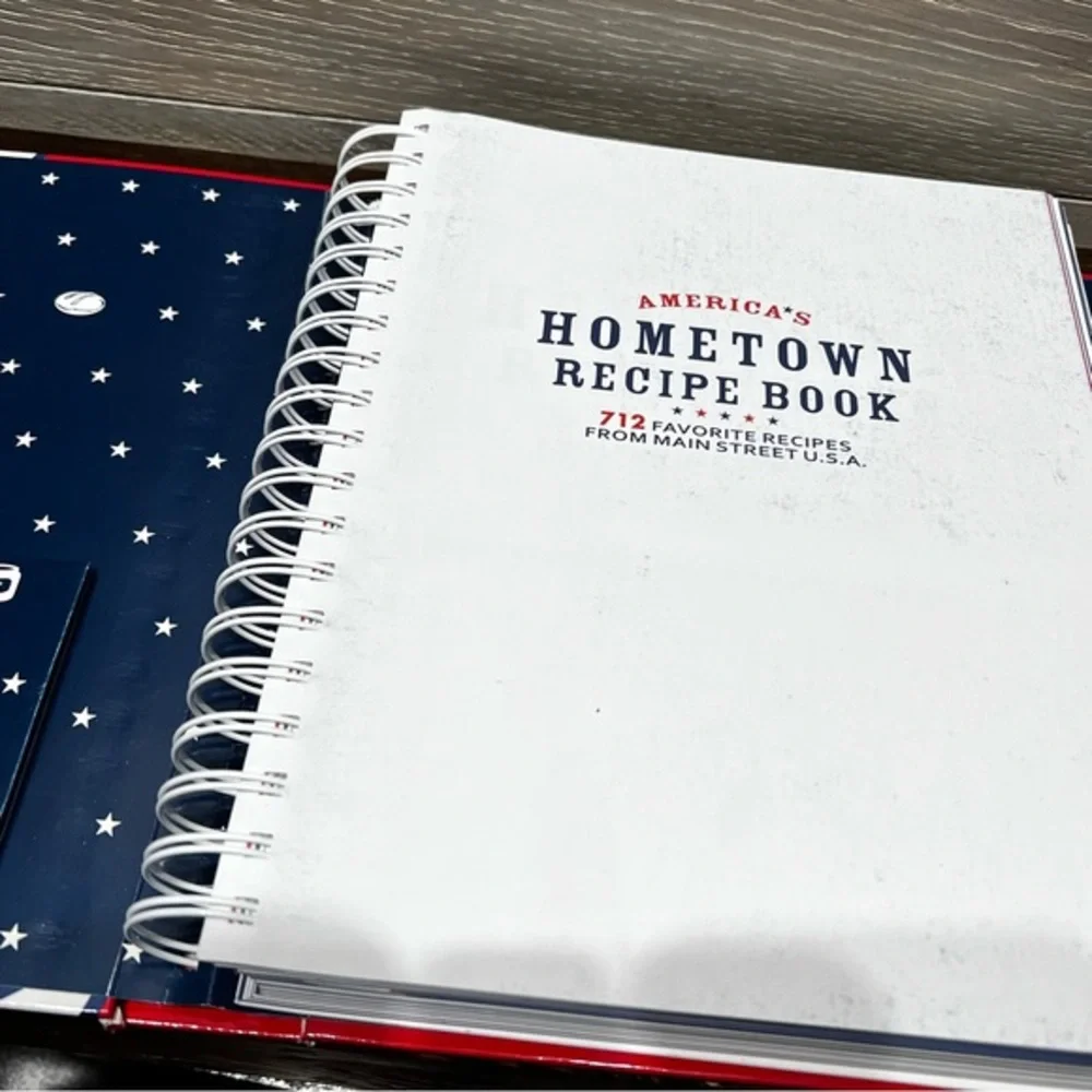 America's Hometown Recipe Book 712 Favorite Recipes‎ from Main Street USA Spiral